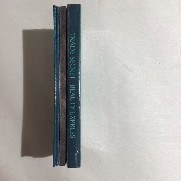 Trade Secret Beauty Express Make up Set!! Day and Night - Picture 3 of 5